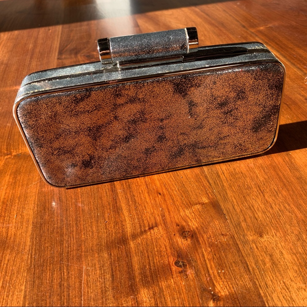 Unique La Sera (Nordstrom) clutch w/ strap!